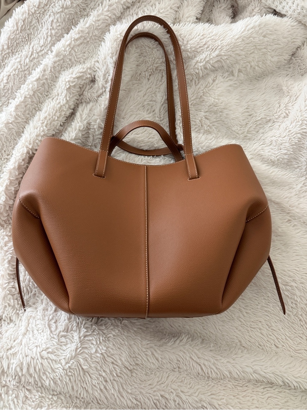 Polene Paris Full Size Cyme Tote in Textured Camel - w/ Original Box & Dust Bag - Picture 4 of 13